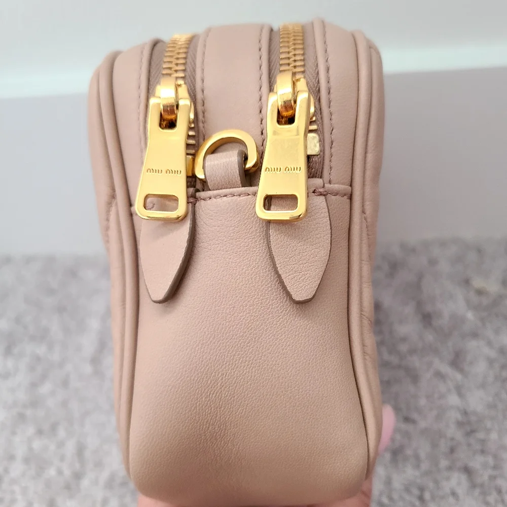Miu Miu Matelassé crossbody bag - Picture 3 of 10